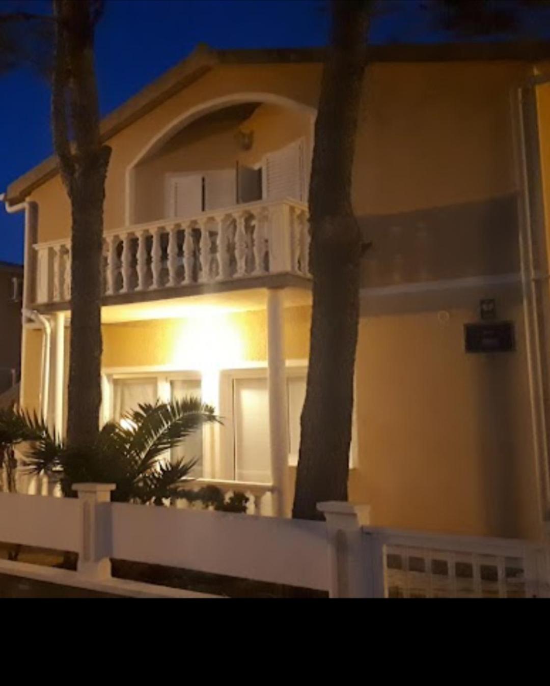 Apartment Emily Vir